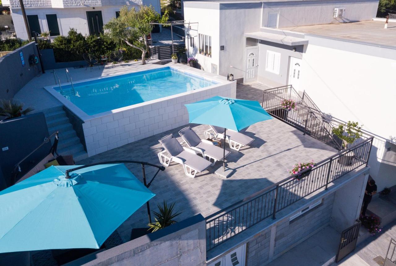 Apartments Lidija - Sea View Apartment With Exclusive Right Of Using Hot Tub Or Split Level Apartment With Exclusive Right Of Using Pool Podstrana Eksteriør bilde