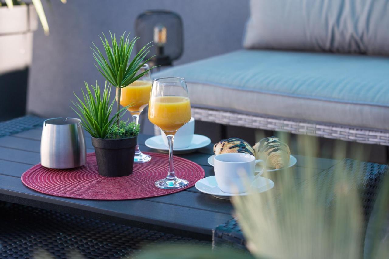 Apartments Lidija - Sea View Apartment With Exclusive Right Of Using Hot Tub Or Split Level Apartment With Exclusive Right Of Using Pool Podstrana Eksteriør bilde