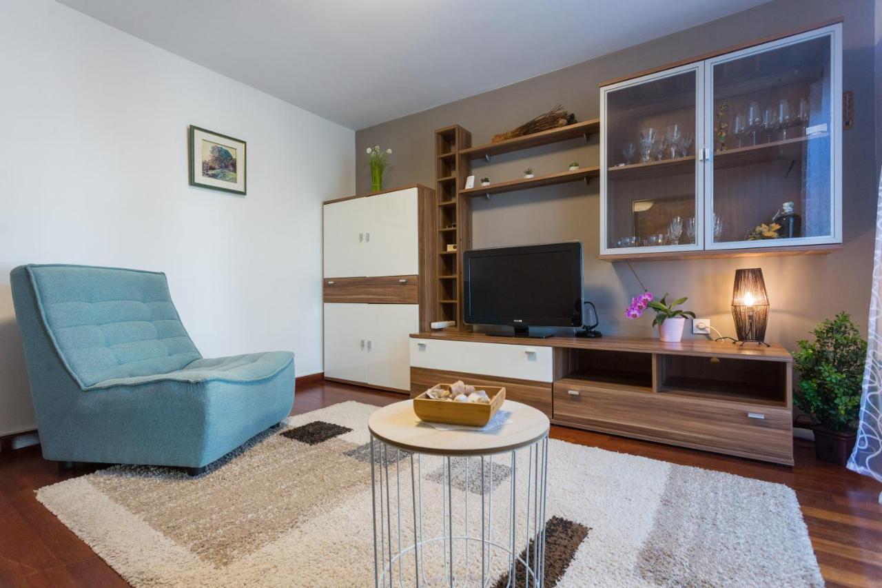 Apartments Lidija - Sea View Apartment With Exclusive Right Of Using Hot Tub Or Split Level Apartment With Exclusive Right Of Using Pool Podstrana Eksteriør bilde