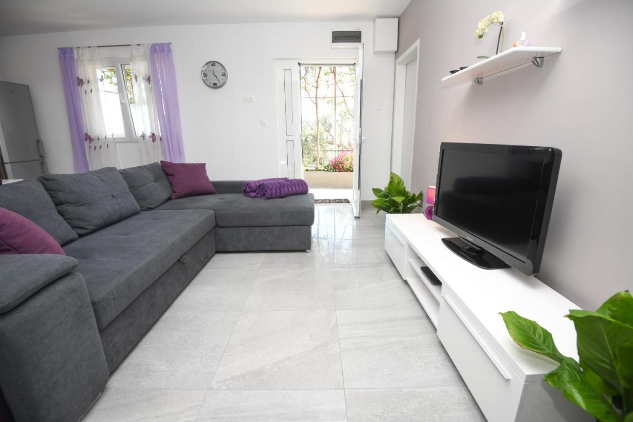 Apartments Lidija - Sea View Apartment With Exclusive Right Of Using Hot Tub Or Split Level Apartment With Exclusive Right Of Using Pool Podstrana Eksteriør bilde