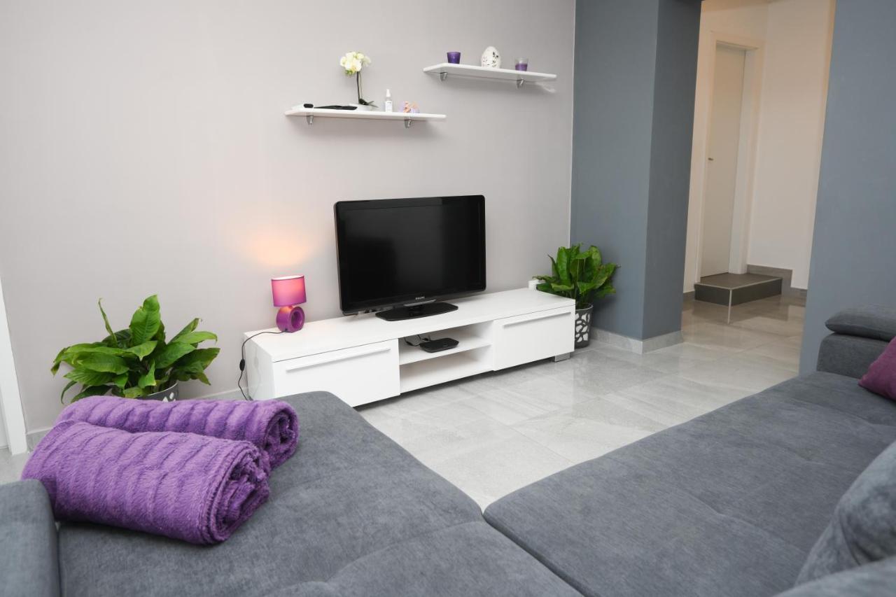 Apartments Lidija - Sea View Apartment With Exclusive Right Of Using Hot Tub Or Split Level Apartment With Exclusive Right Of Using Pool Podstrana Eksteriør bilde