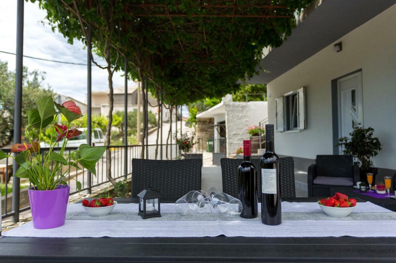 Apartments Lidija - Sea View Apartment With Exclusive Right Of Using Hot Tub Or Split Level Apartment With Exclusive Right Of Using Pool Podstrana Eksteriør bilde