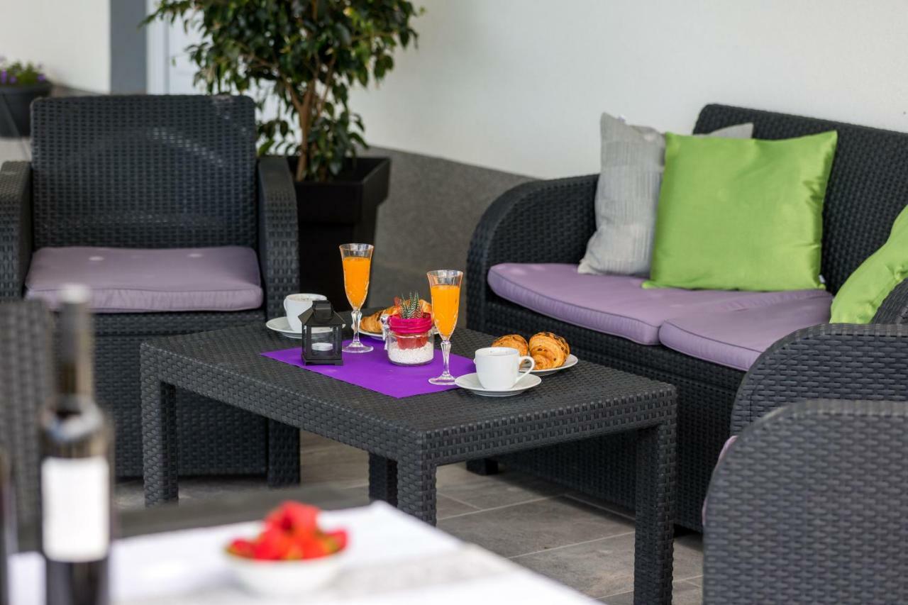 Apartments Lidija - Sea View Apartment With Exclusive Right Of Using Hot Tub Or Split Level Apartment With Exclusive Right Of Using Pool Podstrana Eksteriør bilde
